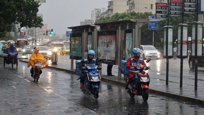 杭州出台网络餐饮外卖配送监督管理办法 保护骑