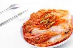 韩国白菜价格上涨超53%，主妇们的泡菜要“泡汤