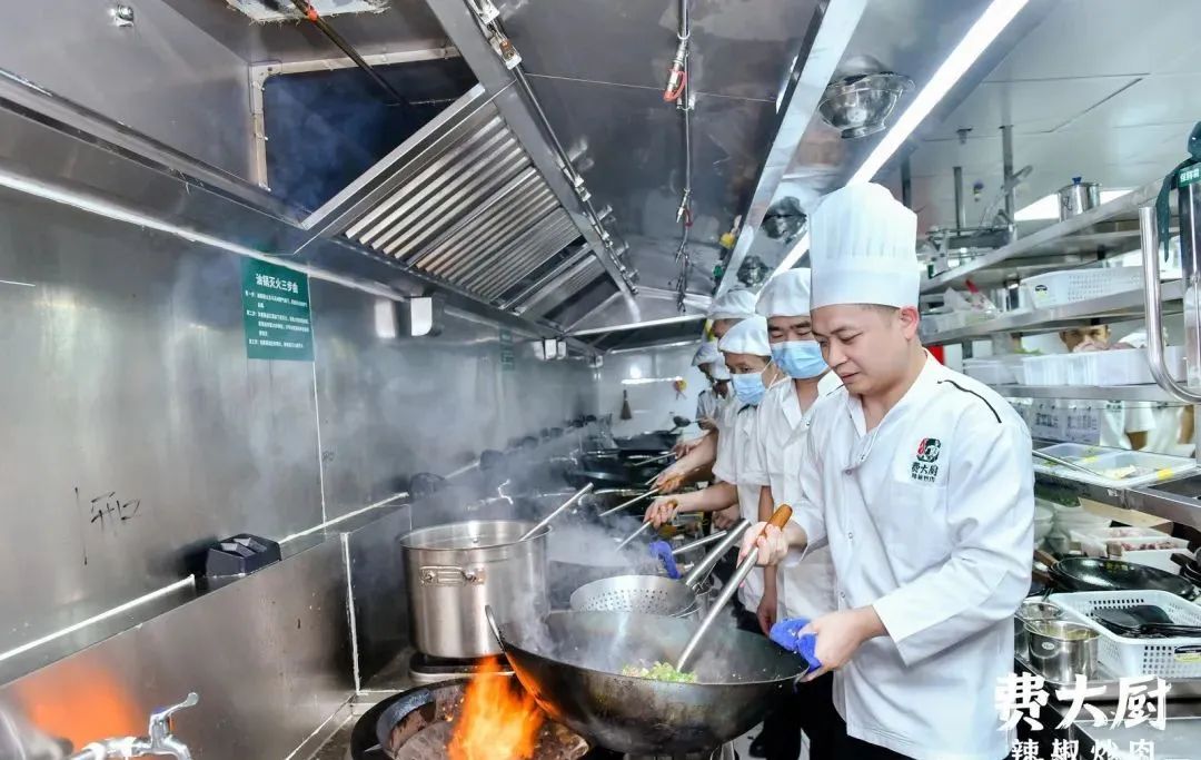 从几十家门店到5000家门店，为啥湘菜在上海滩火了？