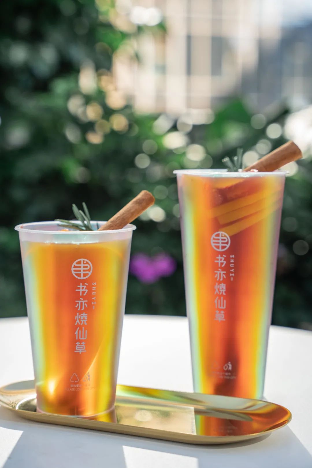 研究了10个茶饮品牌，我们总结了秋冬茶饮新品的几大特点