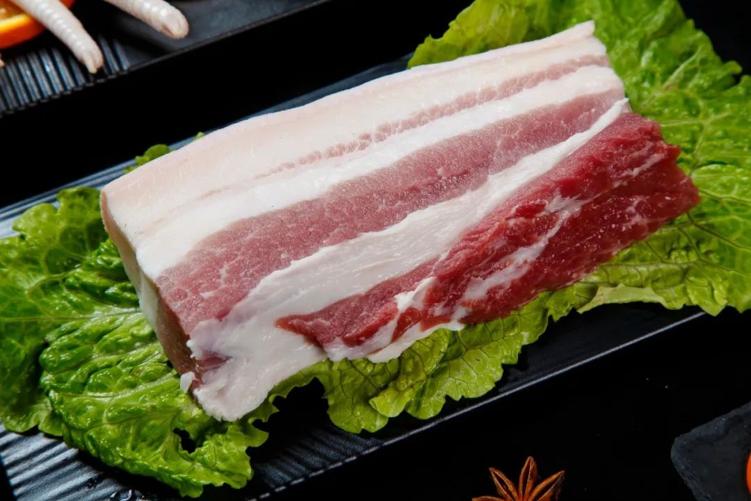 猪肉价格五周涨超三成；因侵权纠纷“逍遥镇”胡辣汤上热搜