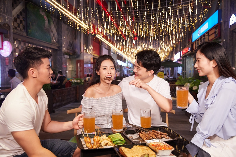 郑州餐饮人建议“允许店铺外摆”， 官方回应：不利于疫情防控