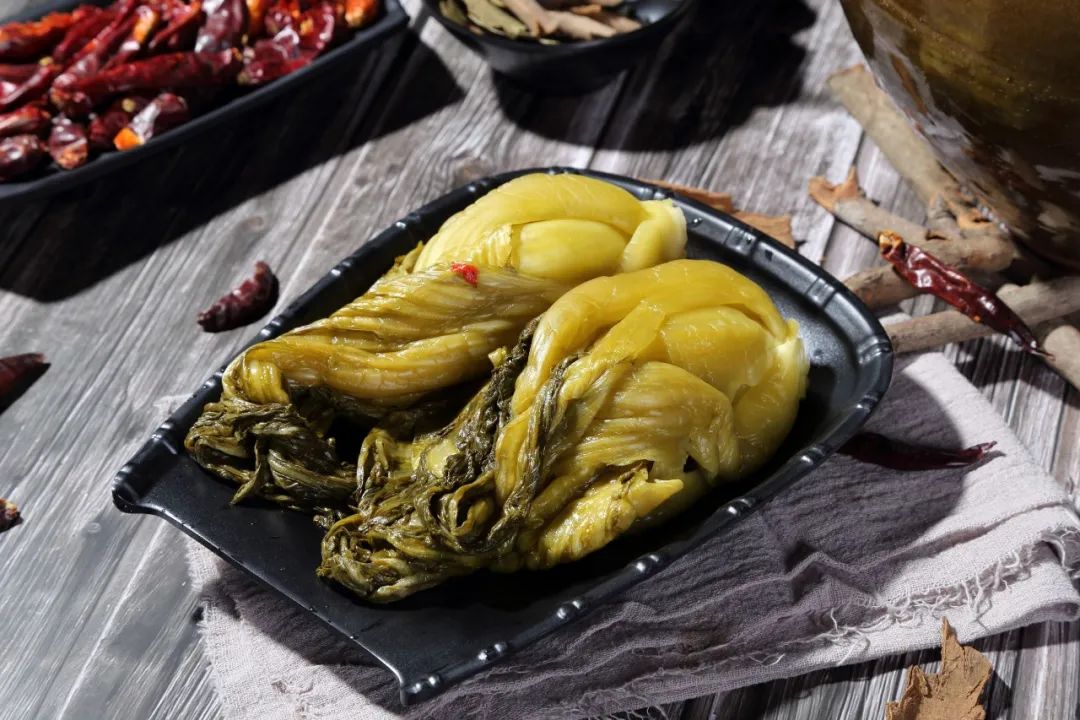 “老坛酸菜”标准要来了！颜色须黄绿或青绿，闻起来、吃起来要有香气
