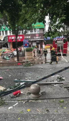 突发！福建一餐厅疑似发生燃气爆炸，已造成3人受伤！