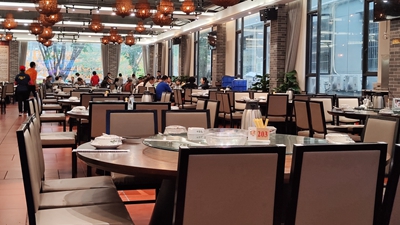 80多岁老夫妻吃不上饭！知名餐企不提供人工点餐