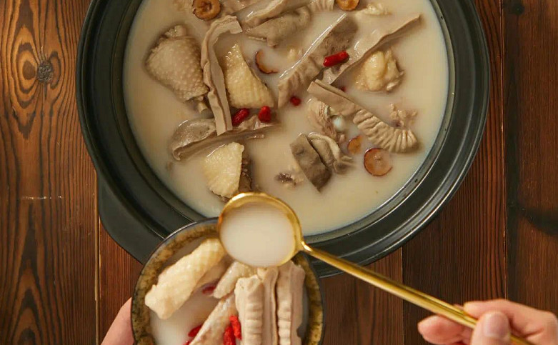  赛道“冰火两重天”，捞王上市能否用“清汤”破局？