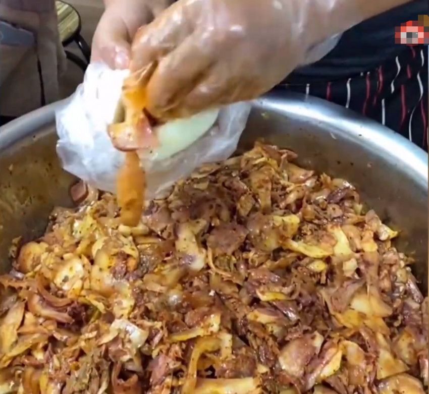 停业两天,山西一饭店老板做1000个肉夹馍救灾