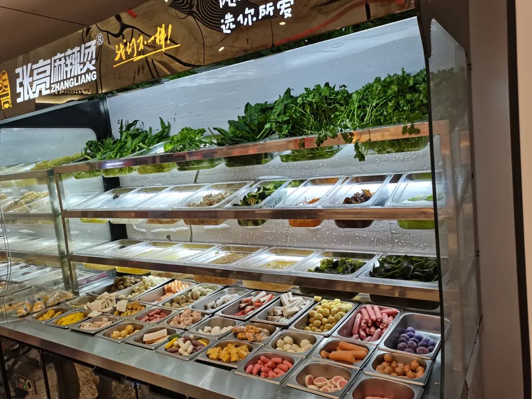 双巨头雄踞，麻辣烫新锐品牌应该怎样突围？