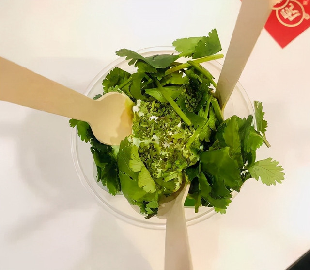 麦当劳新出香菜冰淇淋?吃过的人都沉默了