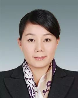 服务员出身,如今接管千亿餐饮帝国!海底捞杨利娟到底有多牛?