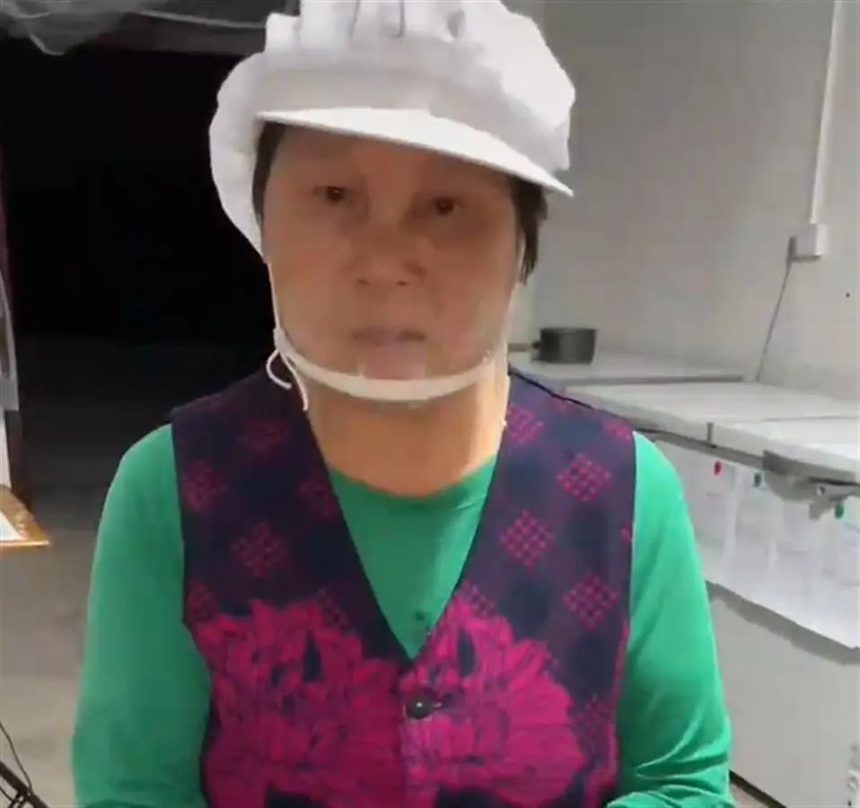 女子卖150碗熟肉被判赔5万,原告律师发声