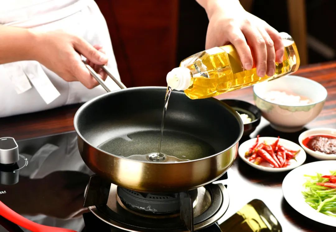 得厨师者得天下，千亿级调味品市场谁能把握机遇突出重围？