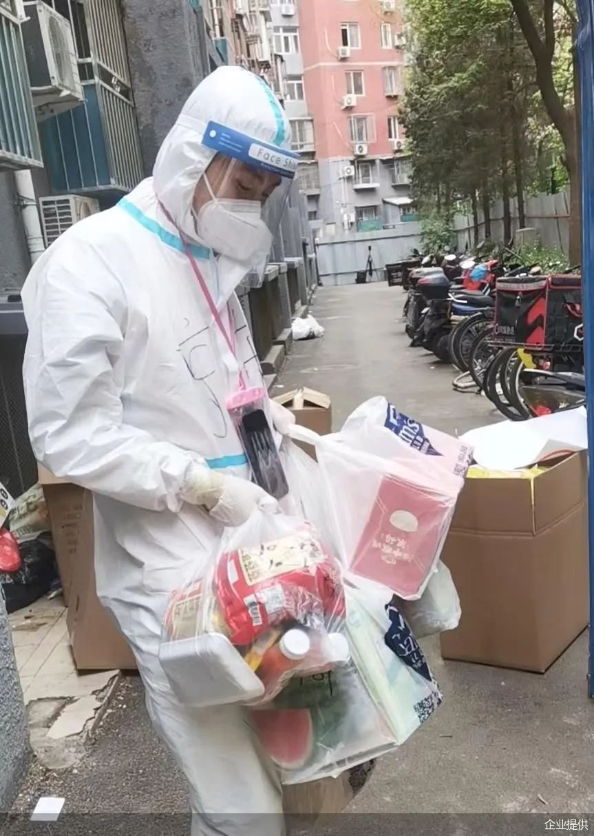 “五一”北京商场客流遇冷、餐饮堂食暂停，但这几项消费火了