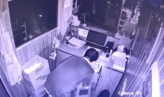 小偷凌晨潜入火锅店，还想先烫个毛肚再盗窃现