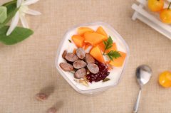 双皮奶“联姻”水果茶，甜品茶饮化之下老糖水