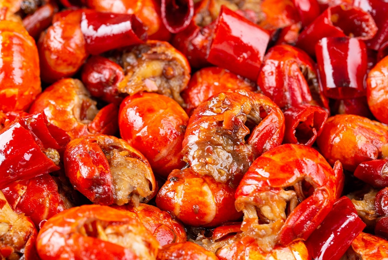 网友反映成品虾里生蛆，商家：那不是蛆，是苍蝇产的卵