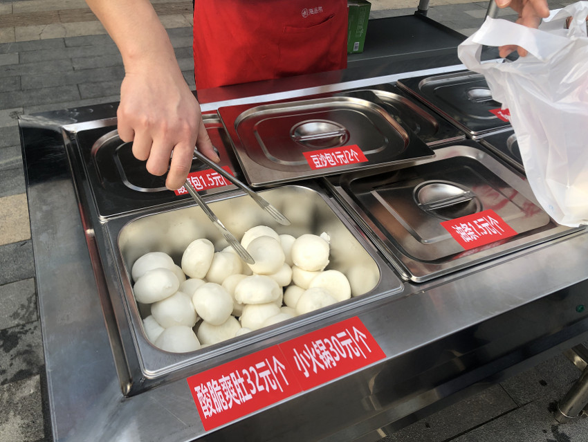 扎堆涌进万亿早餐市场，连锁餐企干得过夫妻店吗？