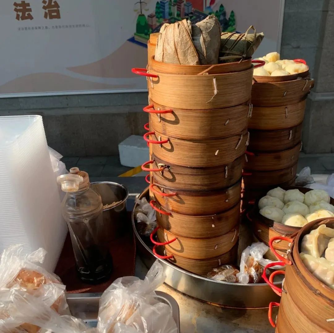 扎堆涌进万亿早餐市场，连锁餐企干得过夫妻店吗？