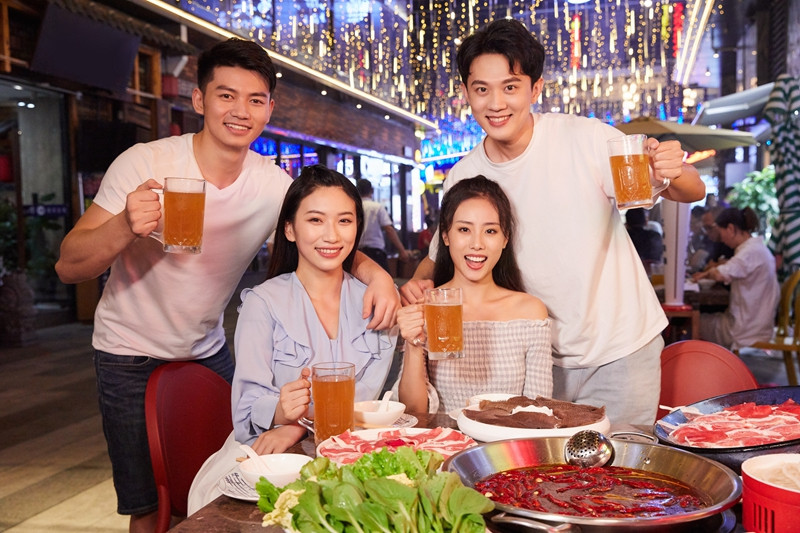 多地“允许外摆”恢复餐饮烟火气，这个夏天会撩人吗？