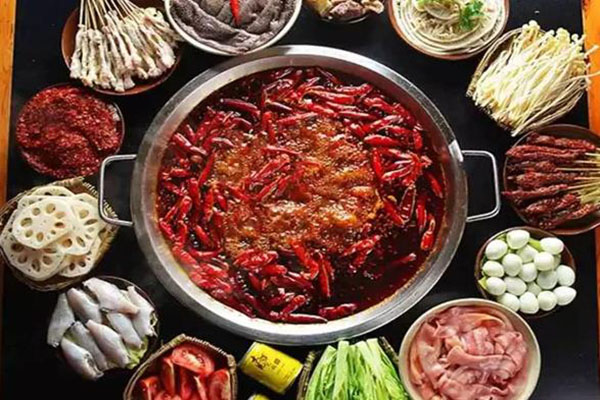 火锅店投资大概多少钱:30万元（年利润19万起）