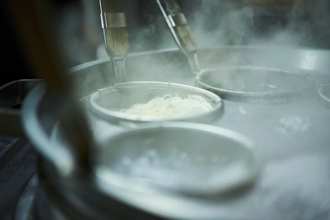 贤合庄闹剧，重挫明星餐饮！