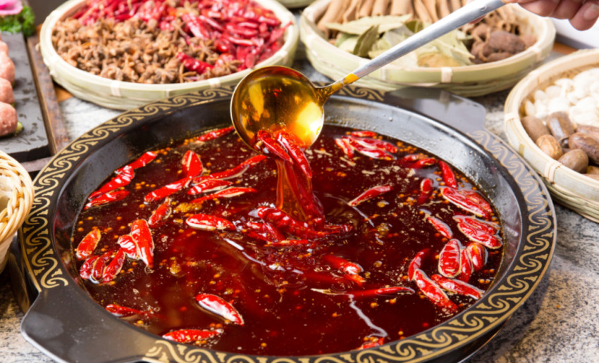 牛油又迎涨价潮，数十万火锅餐企如何应对成本困境？