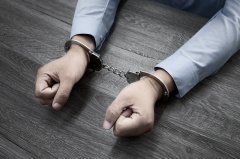 小吃店代售“止咳水”含违禁成分，男子构成毒