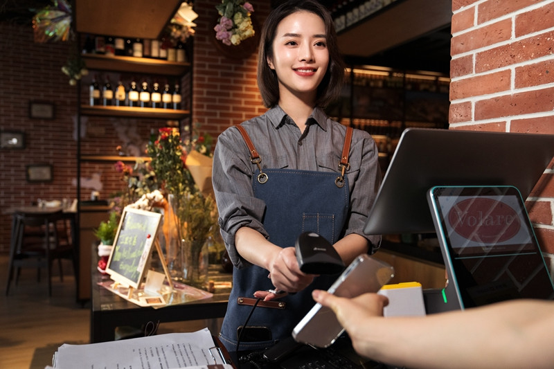 2022上半年全国餐饮收入20040亿元，下降7.7%