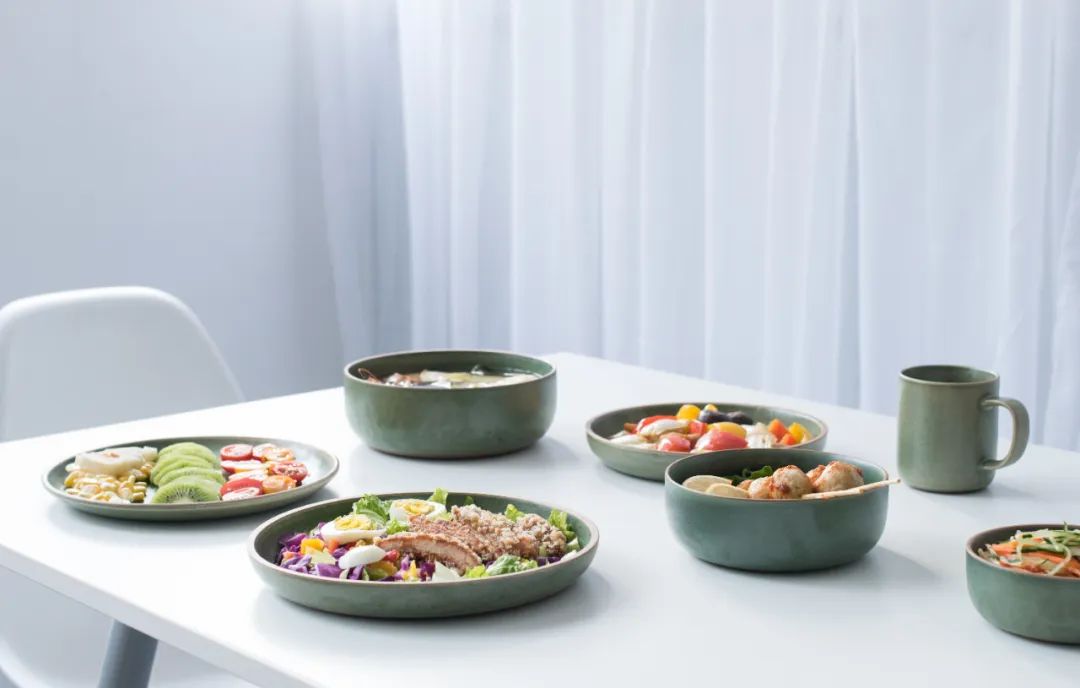 海伦斯开大排档卖烧烤;我国提出首个旅游餐饮国际标准提案