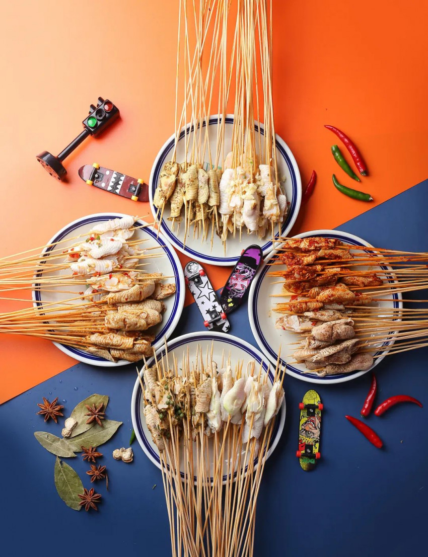 单店鸡脚筋月销4吨、霸占好评榜第一，这家串串火锅火了！