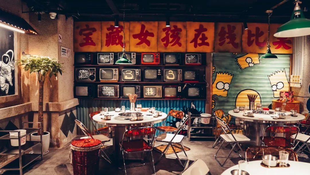 单店鸡脚筋月销4吨、霸占好评榜第一，这家串串火锅火了！