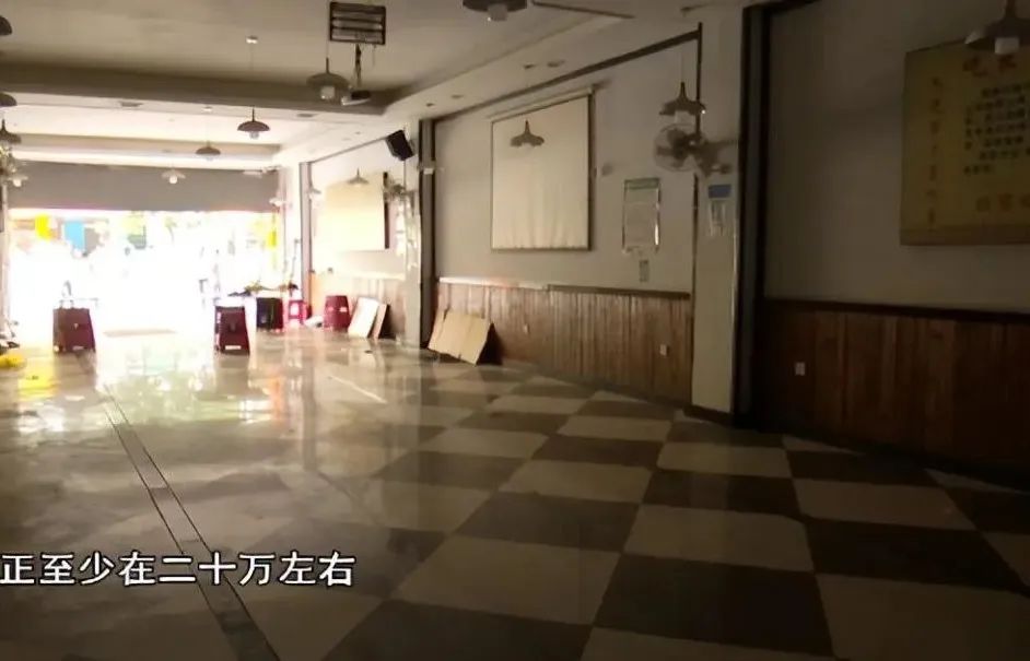 火锅店一夜之间被房东搬空!老板:损失至少20万