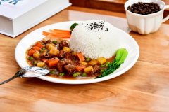 新鲜度饱受质疑，短保预制菜能破局吗？