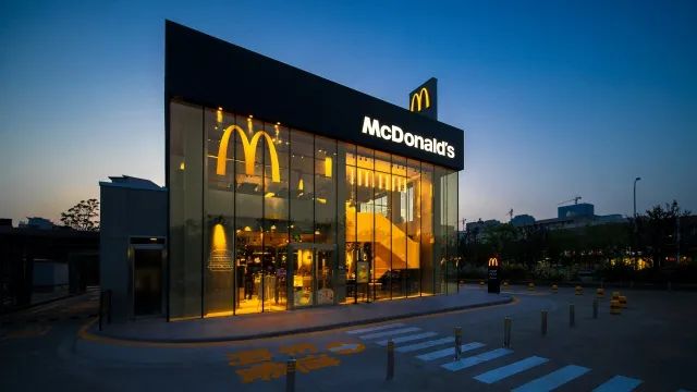 茶颜悦色就南京开业风波致歉，将调整营业时间