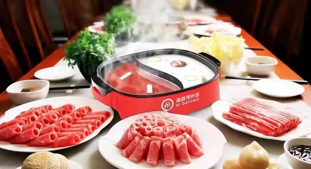 海底捞巨亏引热议，“力挺派”和“唱衰派”吵翻了！