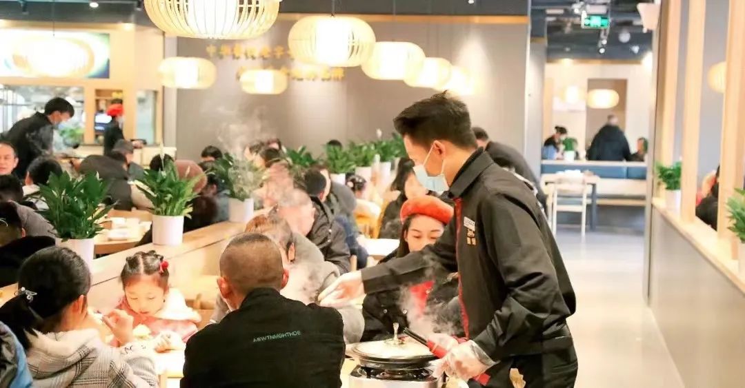 烟火气十足的川渝砂锅,是不是一门好生意?