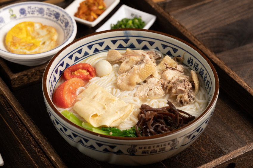 对话“米线大王”:深度剖析蒙自源的品牌战略