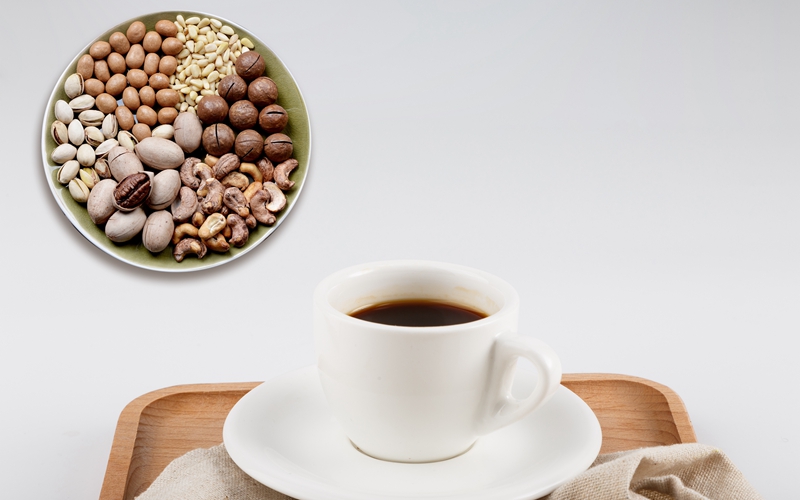 咖啡的尽头，是中药铺？