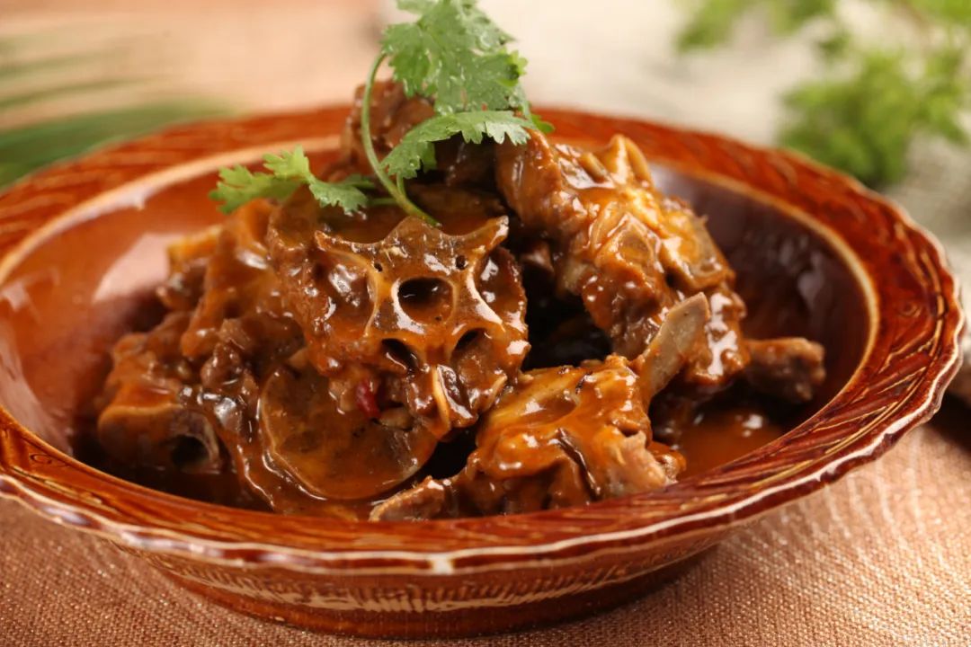 西贝发力美食市集，贾国龙能打赢预制菜翻身仗吗？