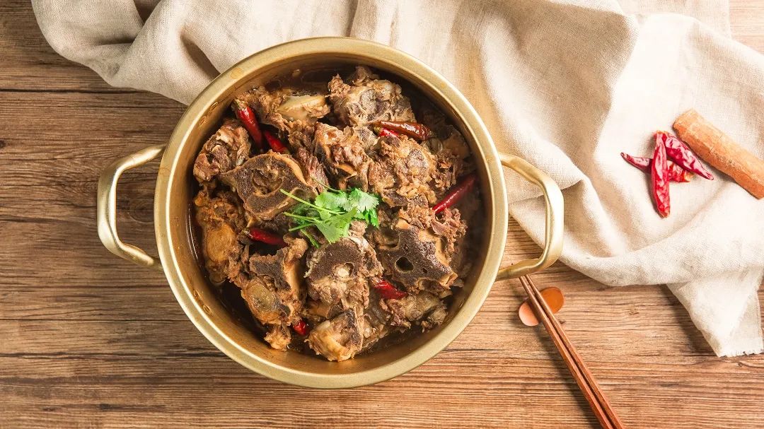 西贝发力美食市集，贾国龙能打赢预制菜翻身仗吗？