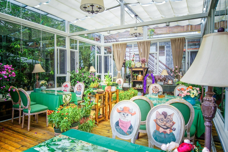 不是新物种却胜似新物种，新逻辑下的花店式餐饮这条路好走吗？