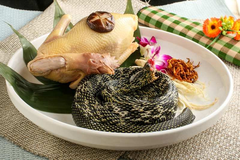 民警吃野味喝茅台不付钱、欠5688元5年不给，警方称系刑侦行为