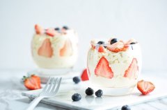 甜品成火锅外卖的“流量担当”，是剑走偏锋还