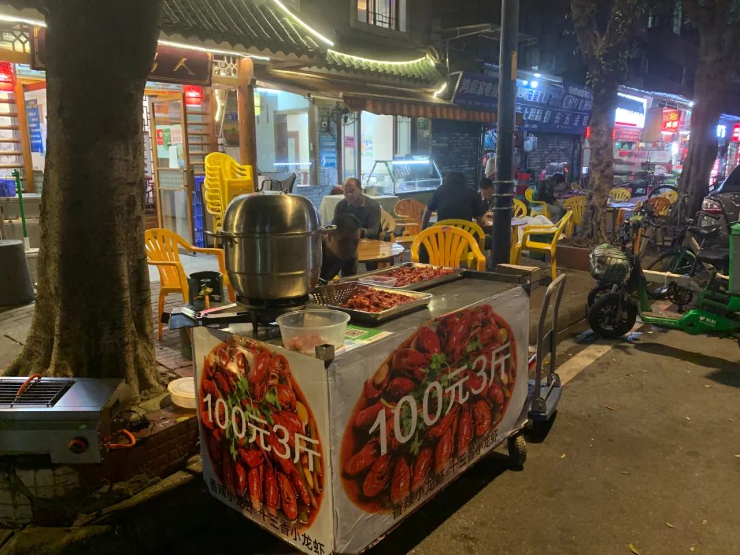 “露营外卖”升温，销量前三的品类为炸鸡、咖啡和烧烤炉