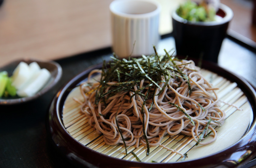 西式轻食遇冷，中式轻食却爆红成为新风口？