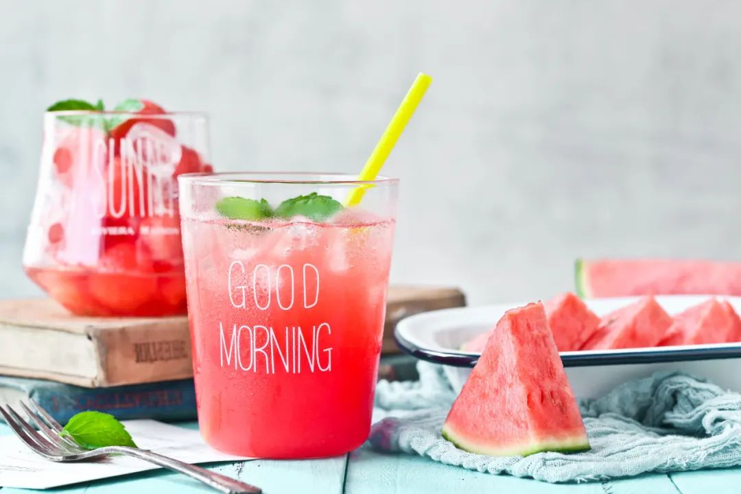 杨国福麻辣烫赴港上市获批;老乡鸡超发8万多张免费套餐券