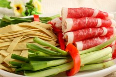 省事、美味还划算，超市临期半价“预制菜” 受