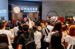 霸王茶姬在马来西亚试水“即买即走”的Express新