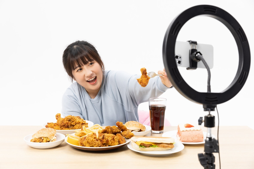 预制菜风口下,佛山一直播基地掀起数万人直播热潮