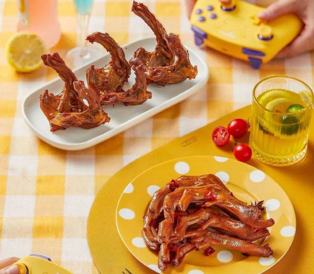 周黑鸭2022年净利润下滑超94%